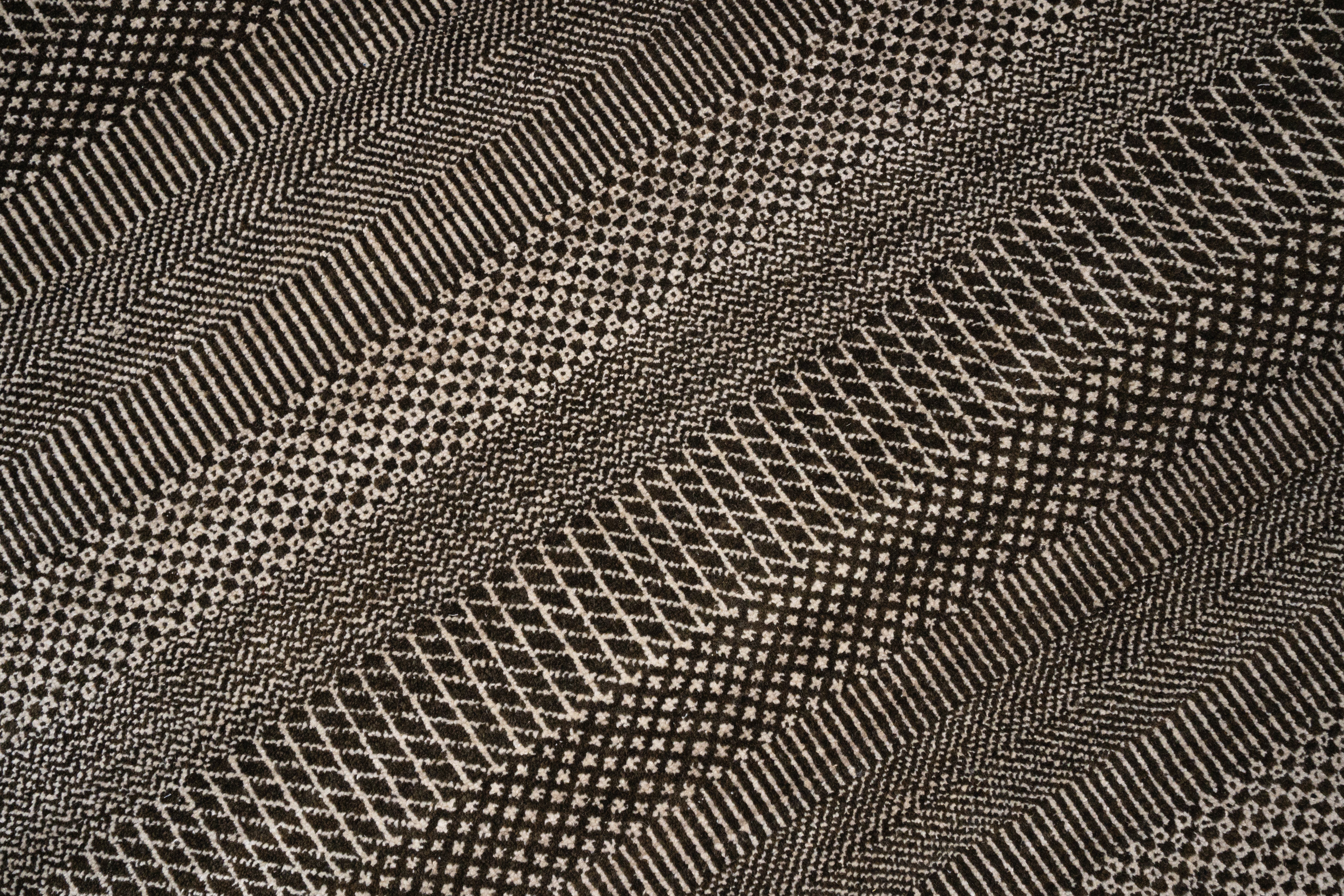 Handknotted Carpet, DIA - 1505 MCN, Brown & Pale Silver